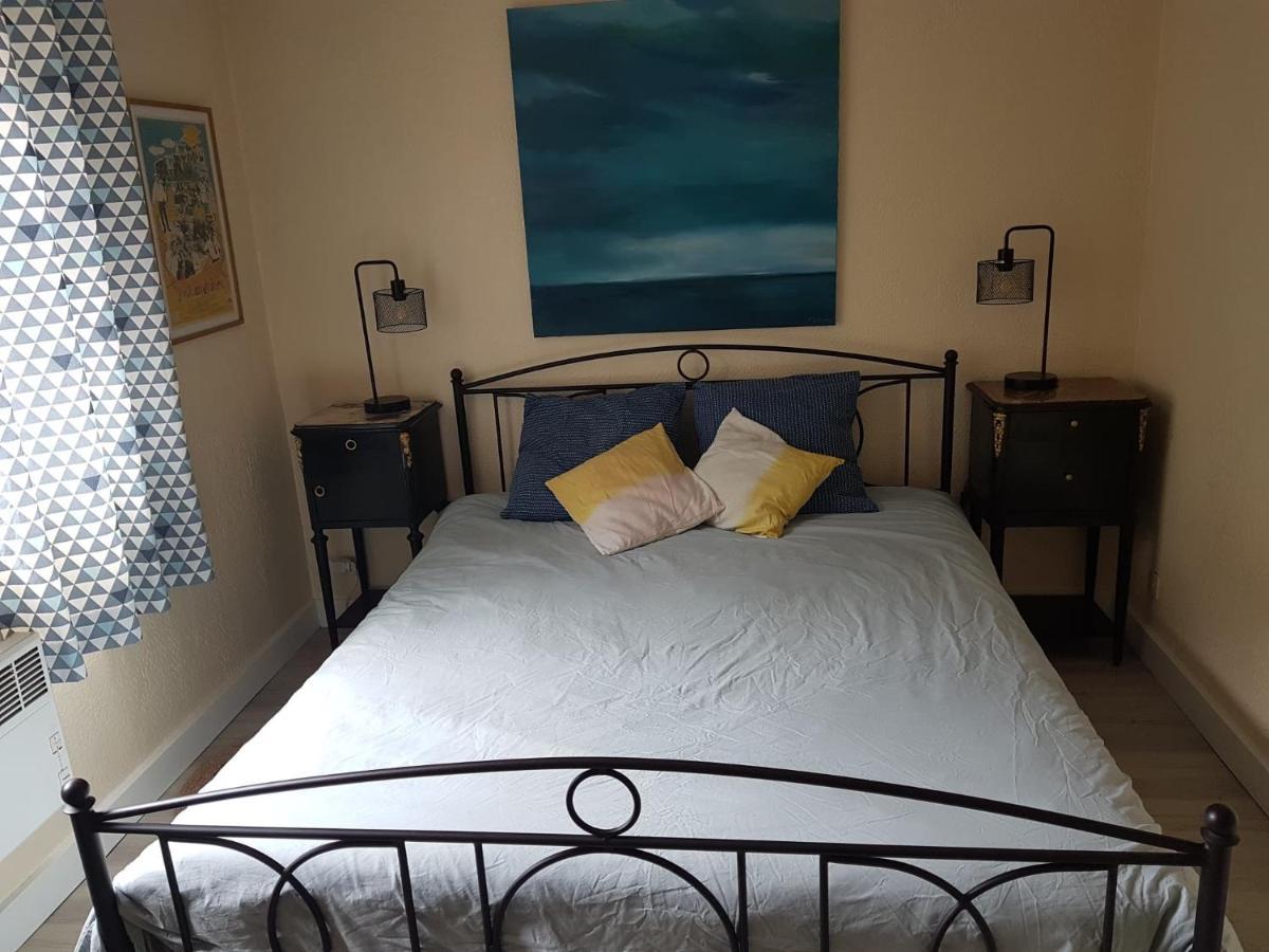 2 Appartements Calmes เฟรฌูส ภายนอก รูปภาพ