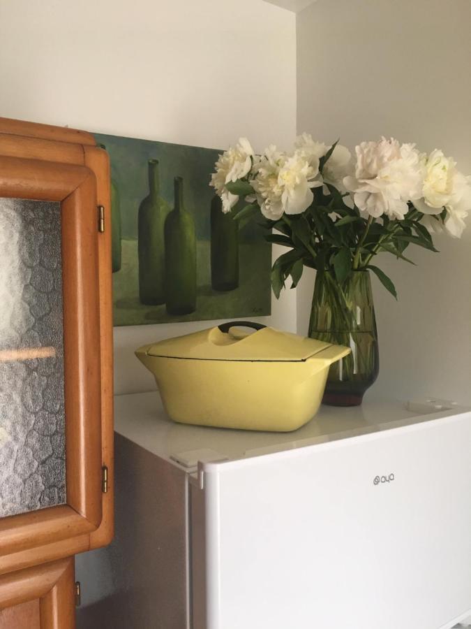 2 Appartements Calmes เฟรฌูส ภายนอก รูปภาพ