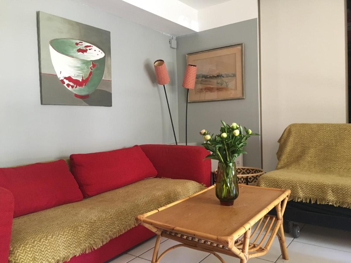 2 Appartements Calmes เฟรฌูส ภายนอก รูปภาพ