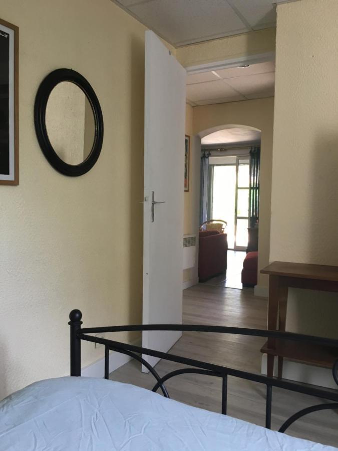 2 Appartements Calmes เฟรฌูส ภายนอก รูปภาพ
