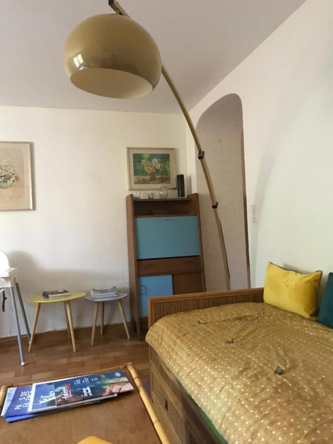 2 Appartements Calmes เฟรฌูส ภายนอก รูปภาพ