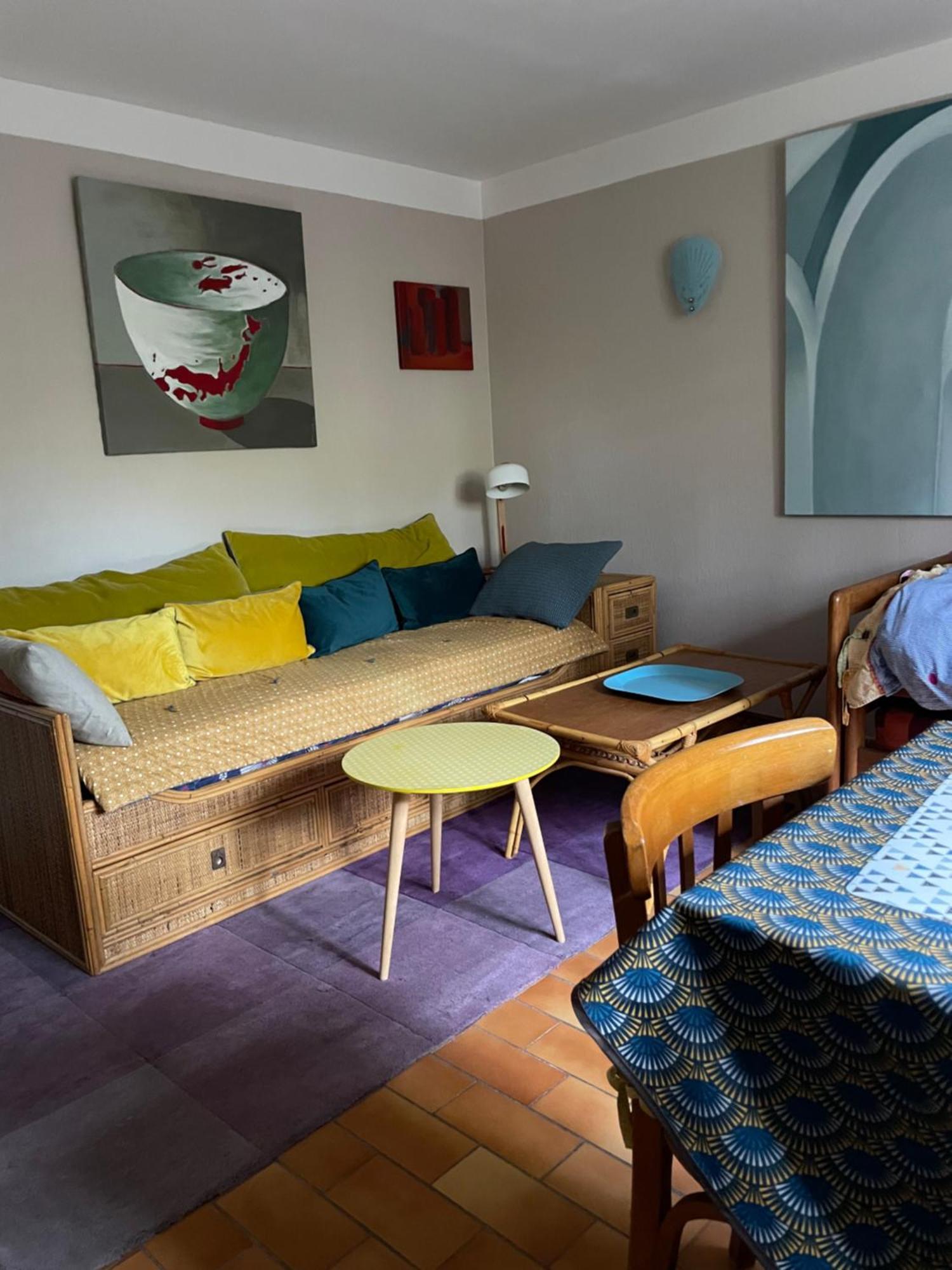 2 Appartements Calmes เฟรฌูส ภายนอก รูปภาพ