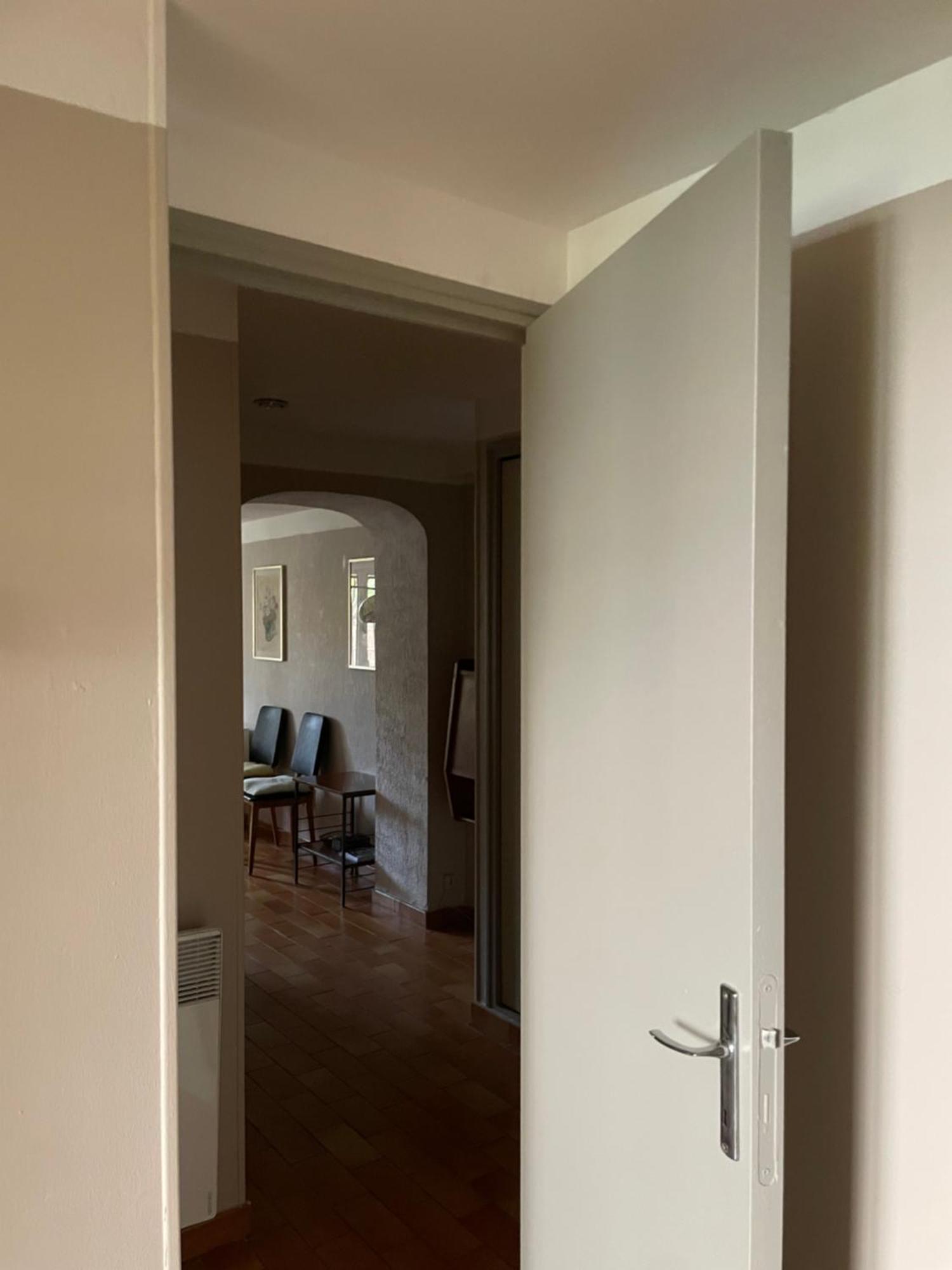 2 Appartements Calmes เฟรฌูส ภายนอก รูปภาพ