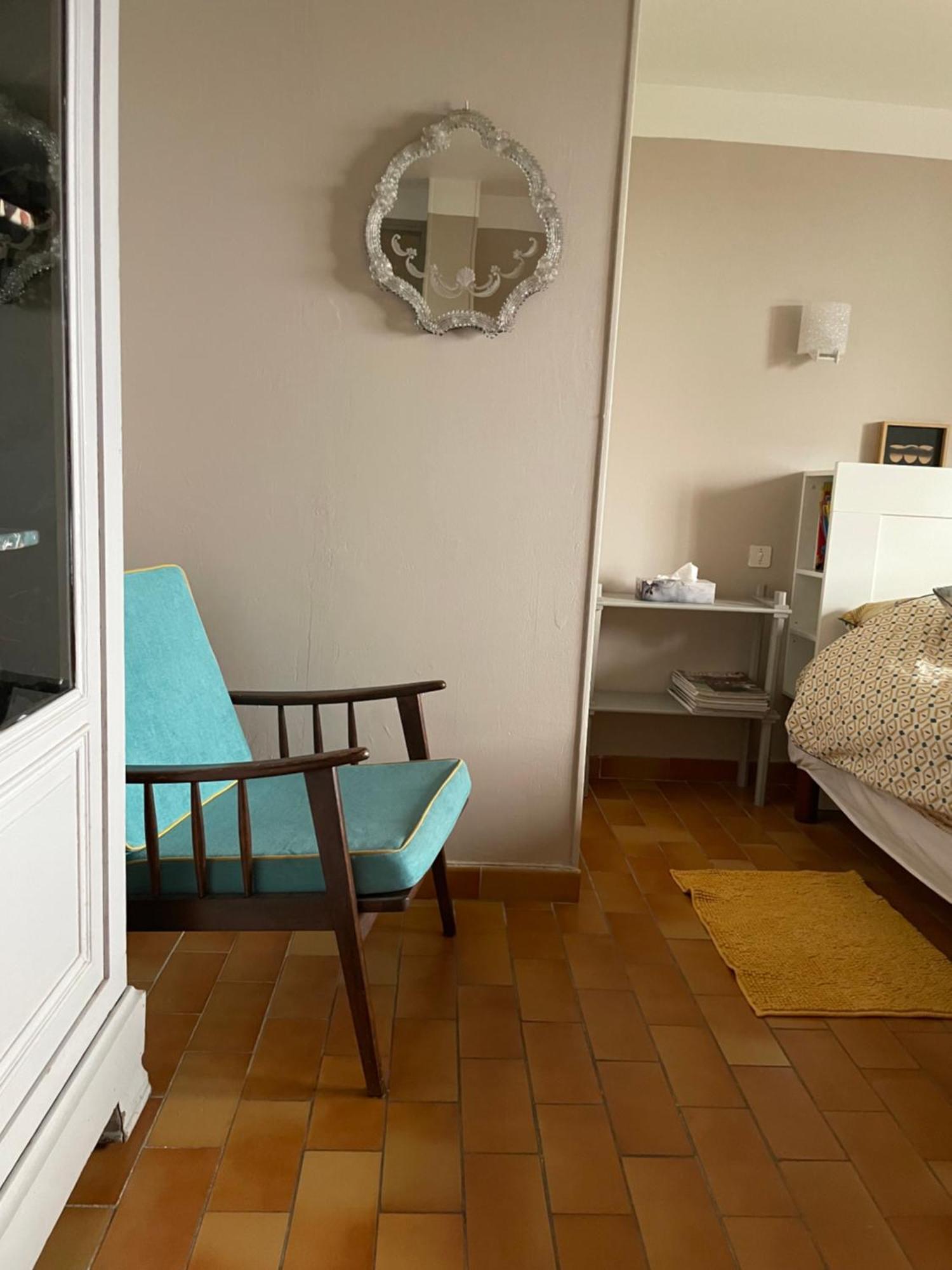 2 Appartements Calmes เฟรฌูส ภายนอก รูปภาพ