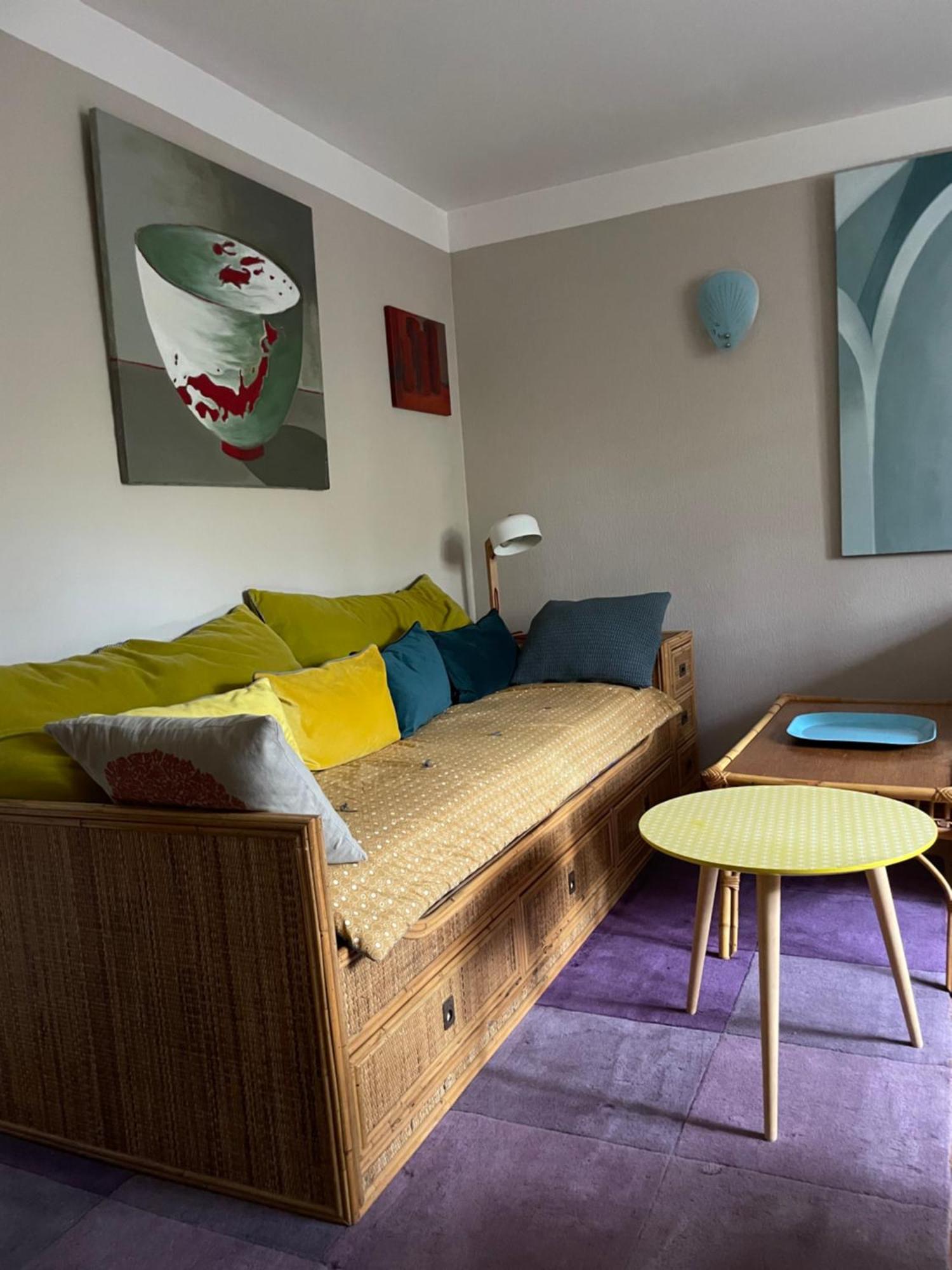 2 Appartements Calmes เฟรฌูส ภายนอก รูปภาพ