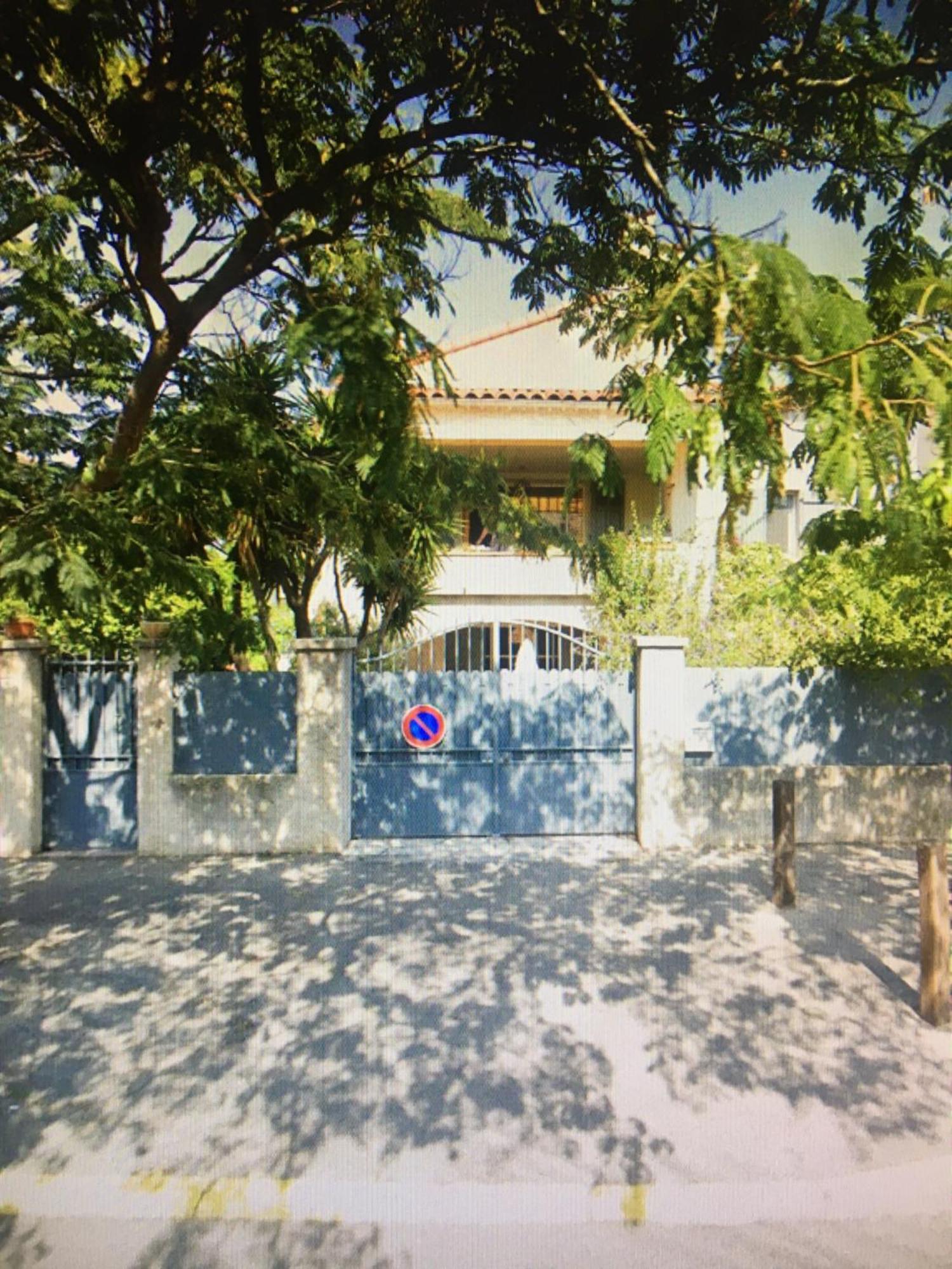 2 Appartements Calmes เฟรฌูส ภายนอก รูปภาพ