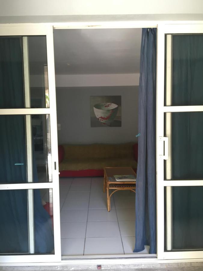 2 Appartements Calmes เฟรฌูส ภายนอก รูปภาพ